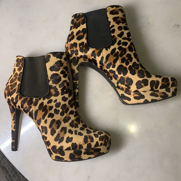 Gianni Bini hide leopard print ankle booties - Picture 2 of 7
